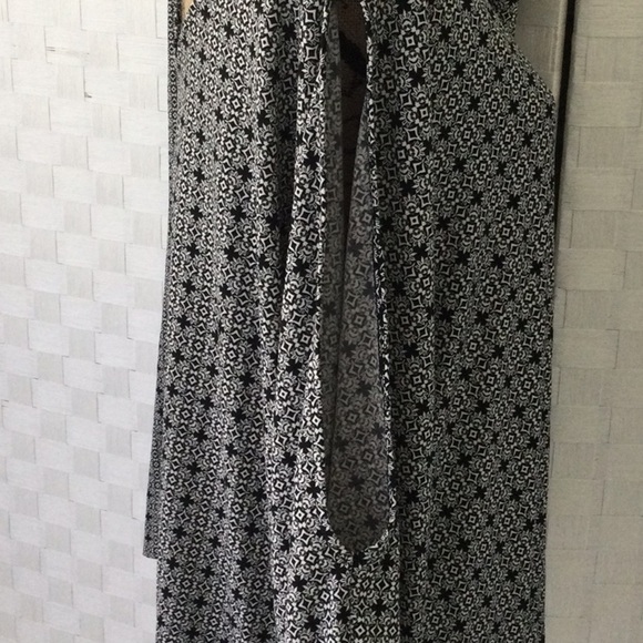 Woman’s Lane Bryant 2 pc pants set size 1X a V neck one open sleeve.  New  #442 - Picture 5 of 14